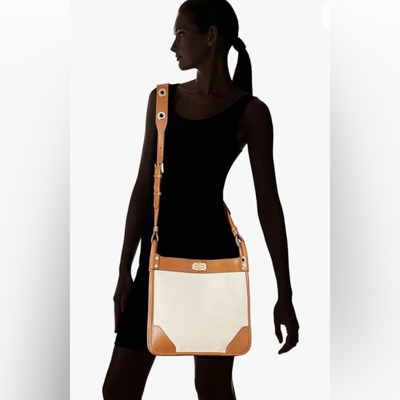 Michael Kors North/South messenger crossbody bag. - Picture 3 of 13